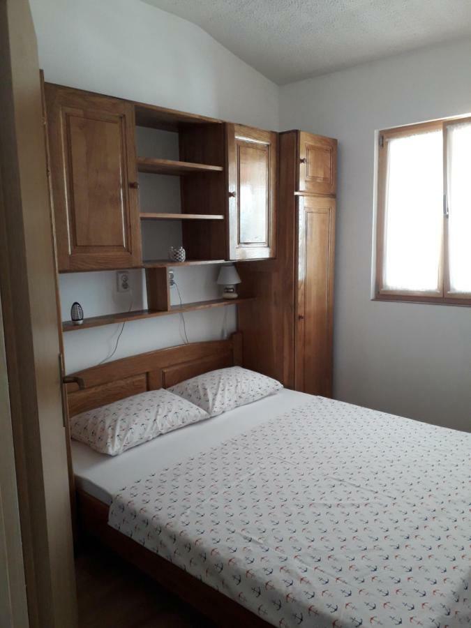 Apartmani Matko Бетина Екстериор снимка